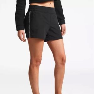 North Face Women’s ’92 Rage Lounger Short